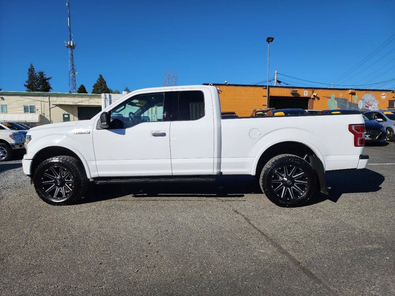 Used 2018 Ford F150 XLT w/ Equipment Group 302A Luxury AWD/4WD image 9