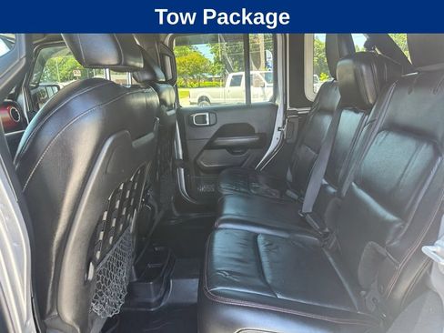 Used 2018 Jeep Wrangler Unlimited Rubicon AWD/4WD image 11