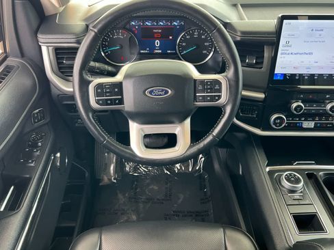 Used 2024 Ford Expedition XLT RWD image 15