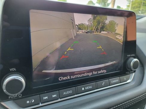 Used 2023 Nissan Rogue SV FWD image 34