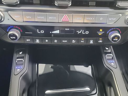 Certified 2025 Kia Telluride SX Prestige X-Line AWD/4WD image 34