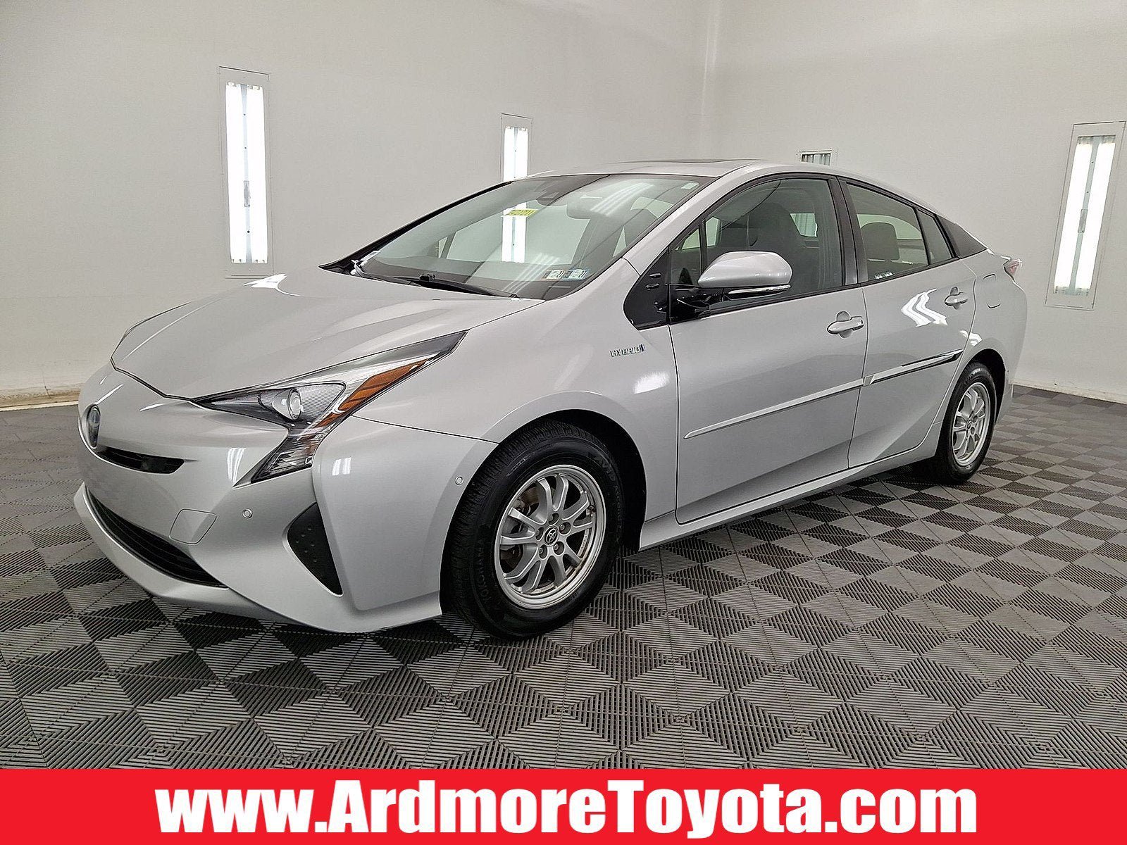 Used 2017 Toyota Prius Four w/ Advanced Technology Package FWD image 1