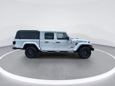 Used 2025 Jeep Gladiator Sport AWD/4WD image 9