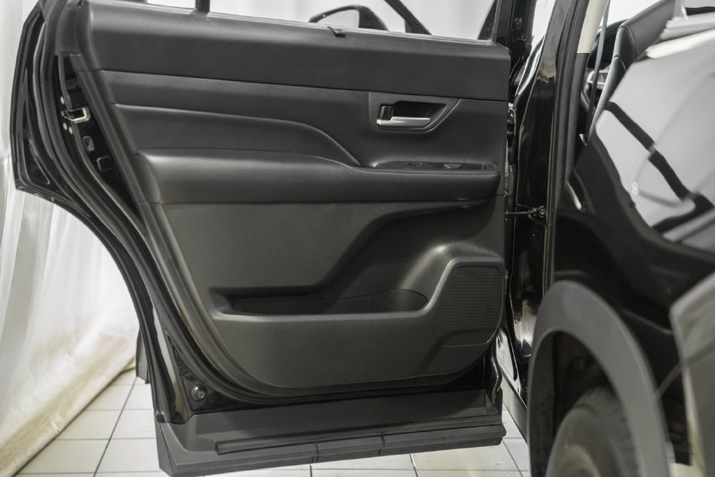 Used 2025 Toyota Grand Highlander AWD image 33