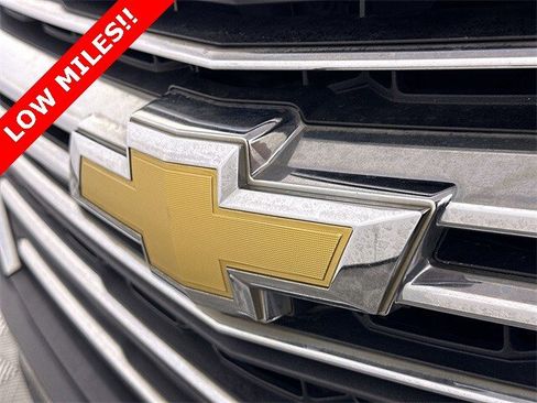 Used 2023 Chevrolet Traverse LT image 33