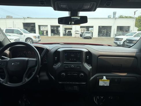 Used 2019 Chevrolet Silverado 1500 Custom Trail Boss AWD/4WD image 18