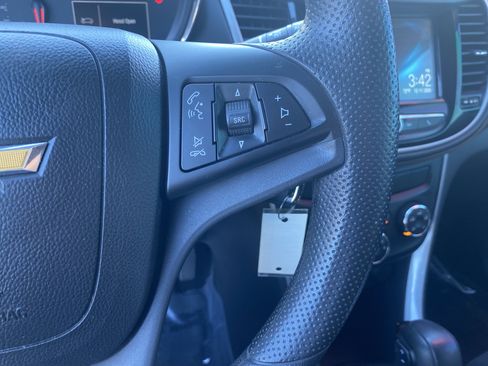 Used 2017 Chevrolet Trax LS w/ LPO, Cargo Package image 11