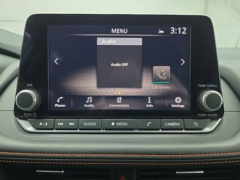 Used 2025 Nissan Rogue SV image 31