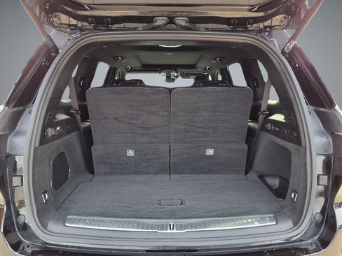 Used 2023 Jeep Grand Cherokee L Overland w/ Advanced Protech Group III image 10