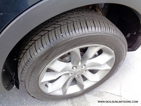 Used 2014 Ford Explorer XLT w/ Equipment Group 202A AWD/4WD image 6