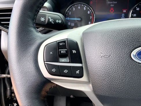 Certified 2023 Ford Explorer XLT RWD image 24