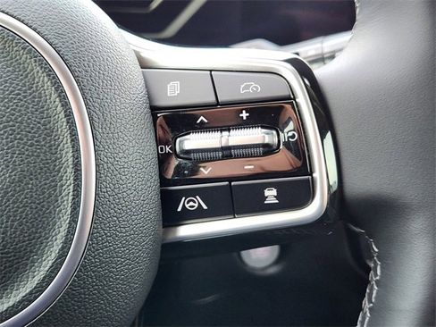 Certified 2025 Kia Sorento SX image 30