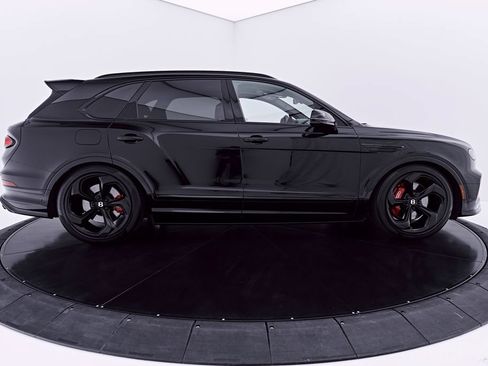 Used 2023 Bentley Bentayga AWD/4WD image 13