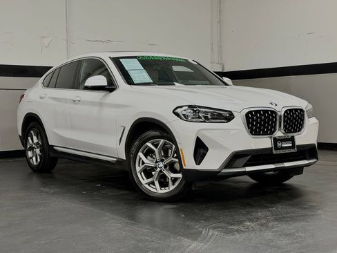 Used 2023 BMW X4 xDrive30i w/ Parking Assistance Package AWD/4WD image 3