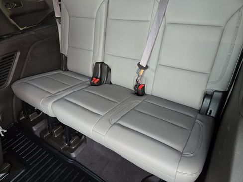 Used 2021 Chevrolet Tahoe Z71 w/ Luxury Package AWD/4WD image 29