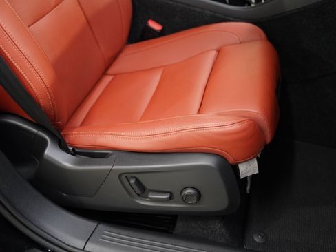 Used 2019 Volvo XC40 T5 Inscription image 29