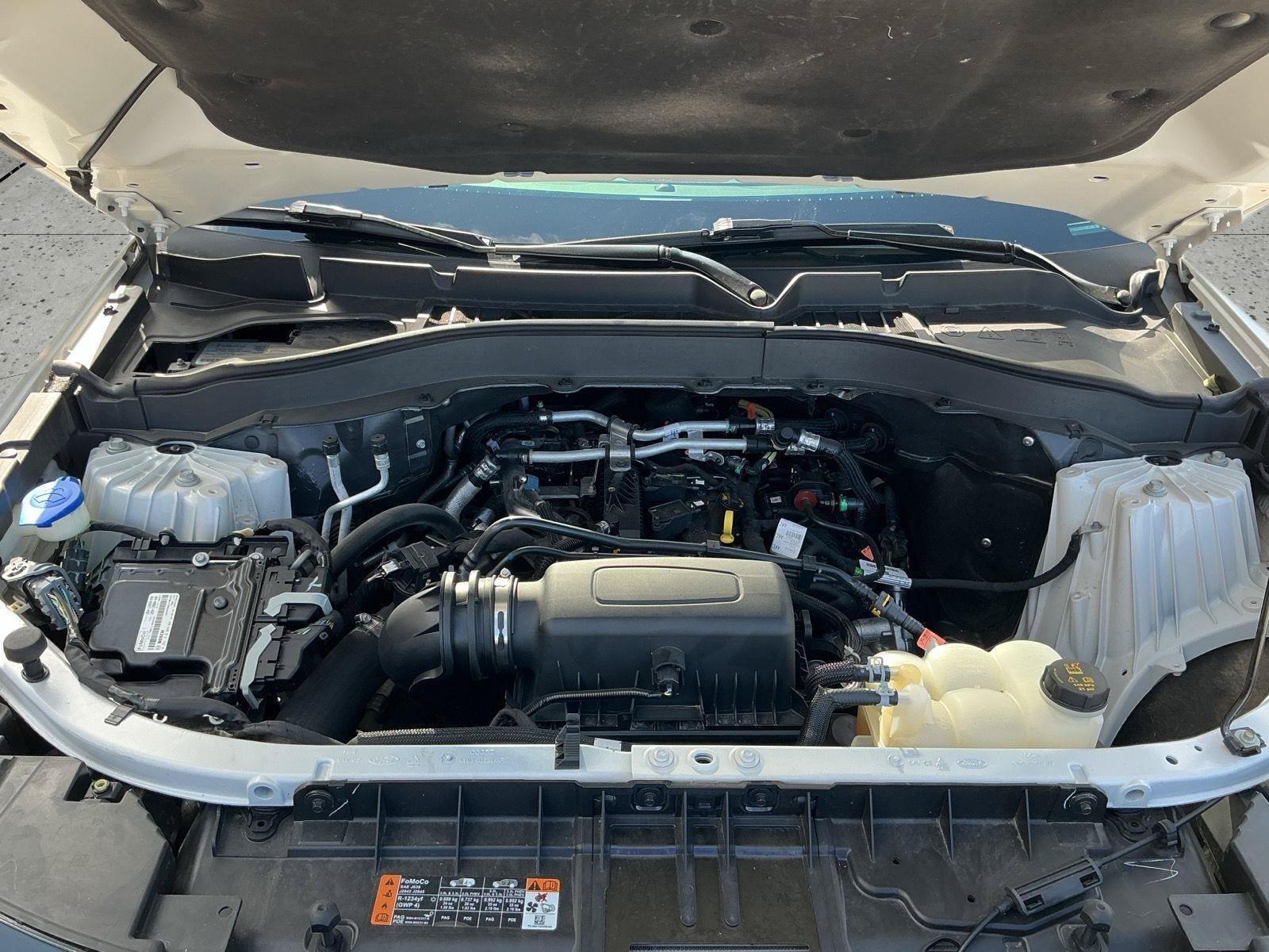 Used 2021 Ford Explorer XLT w/ Equipment Group 202A AWD/4WD image 9
