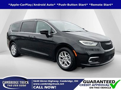 Used 2023 Chrysler Pacifica Touring-L