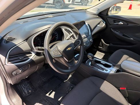 Used 2024 Chevrolet Malibu LT FWD image 10