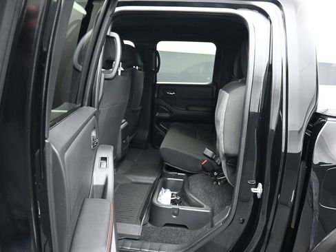 Used 2023 Nissan Frontier PRO-4X w/ Technology Package image 34