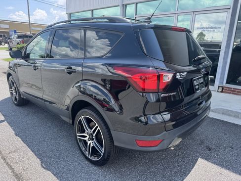 Used 2019 Ford Escape SEL FWD image 2