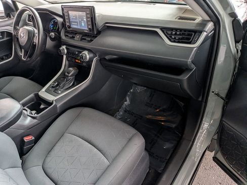 Certified 2021 Toyota RAV4 XLE w/ XLE Grade Weather Package AWD/4WD image 33
