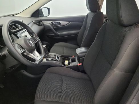 Used 2020 Nissan Rogue Sport S image 17