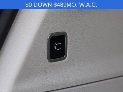 Used 2024 Chrysler Voyager LX image 9