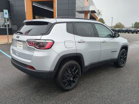 New 2026 Jeep Compass Latitude image 4