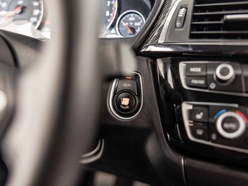 Used 2018 BMW M3 image 24