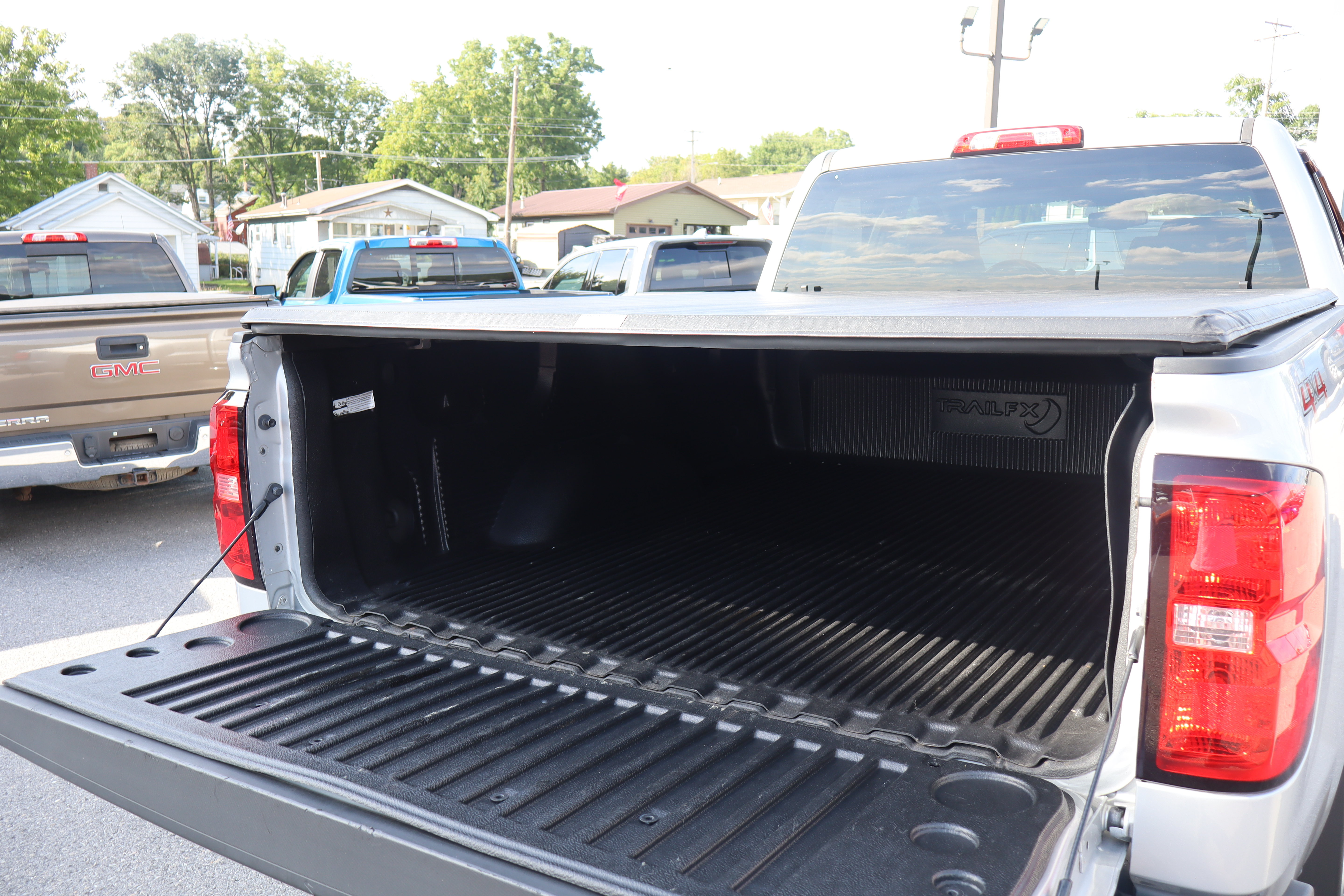 Used 2017 Chevrolet Silverado 2500 LT w/ LT Convenience Package AWD/4WD image 5