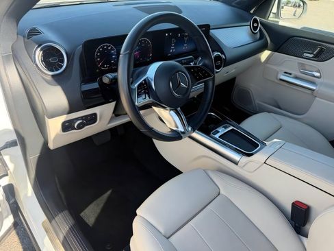 Used 2025 Mercedes-Benz GLA 250 4MATIC image 14