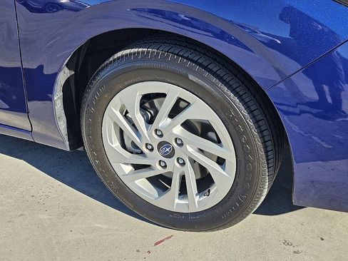 Certified 2025 Subaru Impreza 2.0i image 8