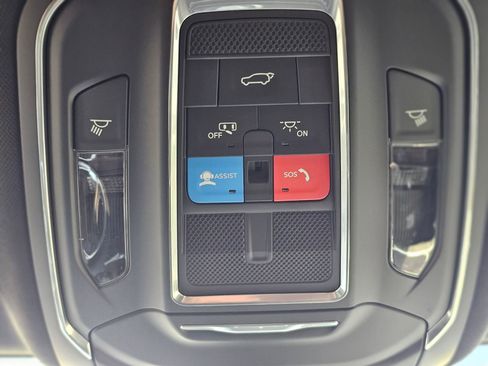 New 2026 Jeep Grand Cherokee L Limited AWD/4WD image 17