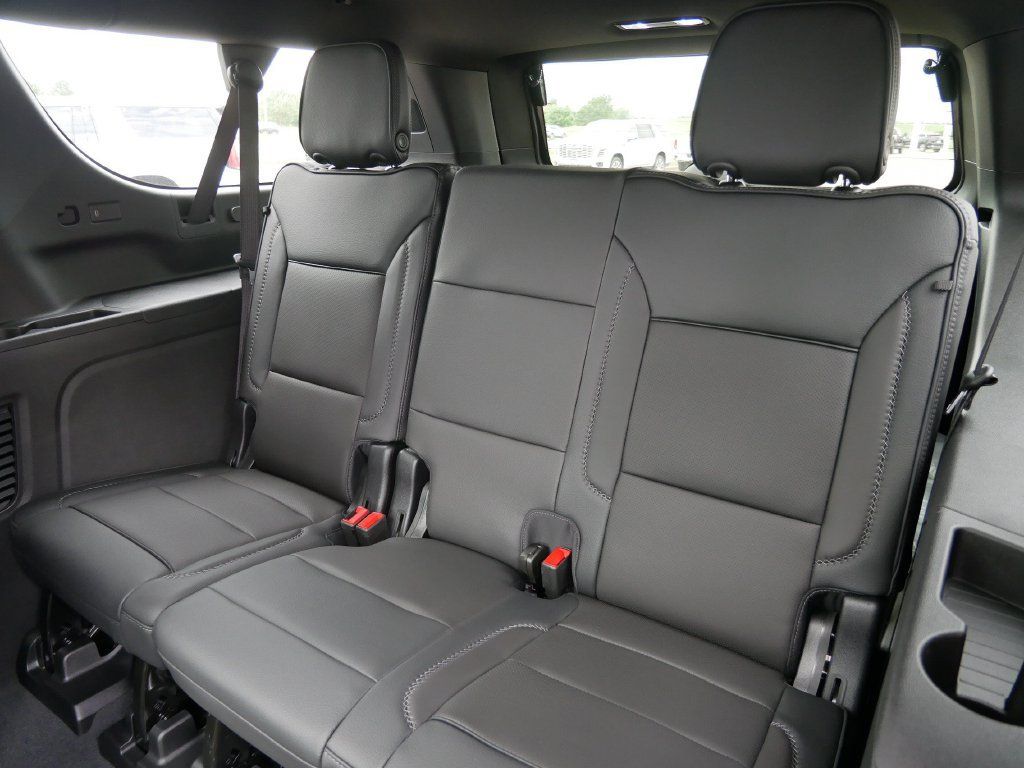 New 2026 GMC Yukon XL Denali w/ Denali Reserve Package AWD/4WD image 8