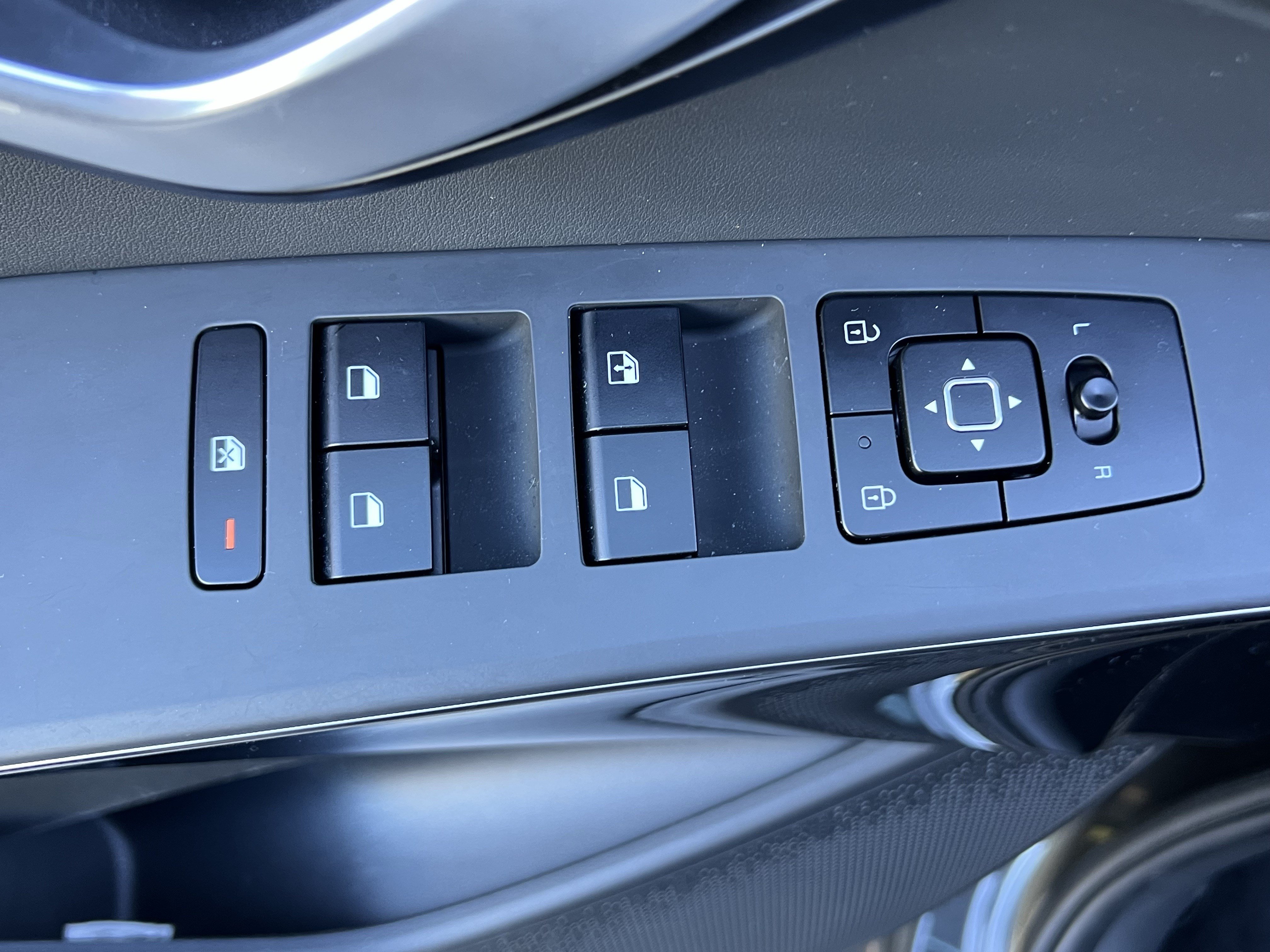 Used 2025 Kia Niro EX FWD image 15