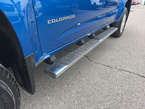 Used 2022 Chevrolet Colorado LT w/ Chrome Appearance Package image 32