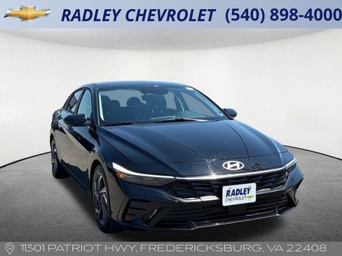 Used 2025 Hyundai Elantra SEL FWD image 21
