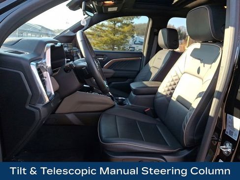 Used 2023 GMC Canyon Denali image 18