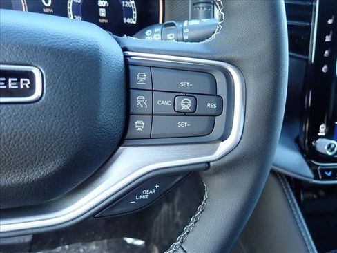 New 2026 Jeep Grand Wagoneer 4WD image 17