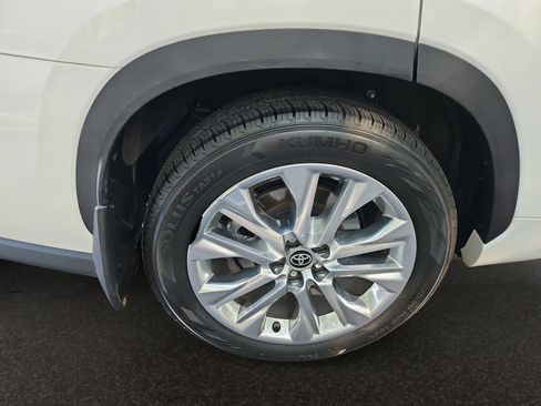 Used 2022 Toyota Highlander Limited FWD image 43
