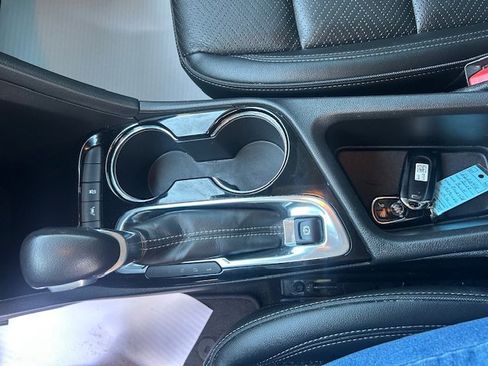 Used 2022 Buick Encore GX Essence image 15