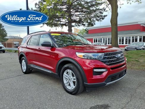 Certified 2023 Ford Explorer XLT w/ Equipment Group 202A AWD/4WD image 4