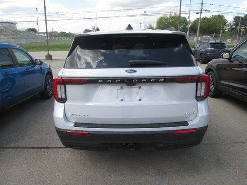New 2026 Ford Explorer Active AWD/4WD image 7