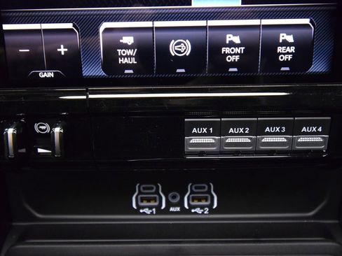 New 2026 RAM 2500 Laramie AWD/4WD image 24