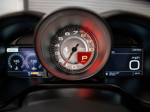 Used 2020 Ferrari Portofino RWD image 44