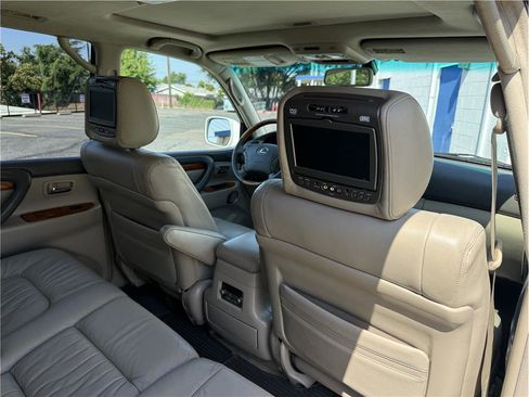 Used 2006 Lexus LX 470 4WD image 21