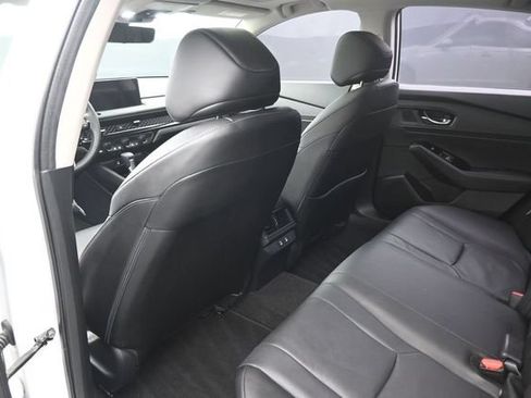 Used 2024 Honda Accord Touring image 2