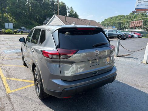 Used 2024 Nissan Rogue S AWD/4WD image 38