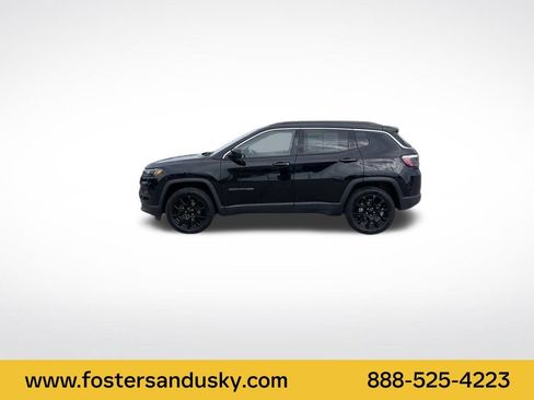 Used 2022 Jeep Compass Latitude AWD/4WD image 2